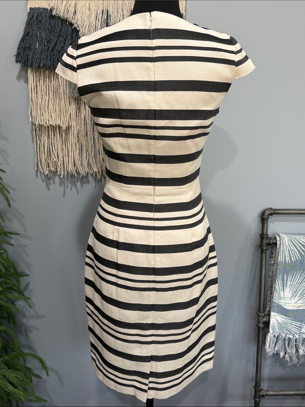 J.Crew Black Cream Striped Sheath Dress Cap Sleeve Career Cocktail Size 0 - Picture 6 of 11
